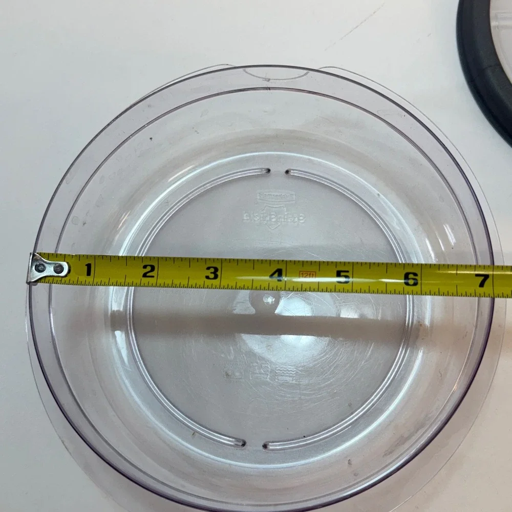 Rubbermaid Food Storage Container 4.2 Cup Clear StainShield Round Black Lid